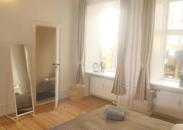 Next To New Harbor / 3 Bedroom & 2 Bath Appartement *